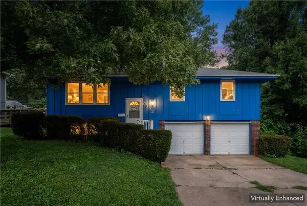 9812 Hillcrest Road, Kansas City, MO 64134