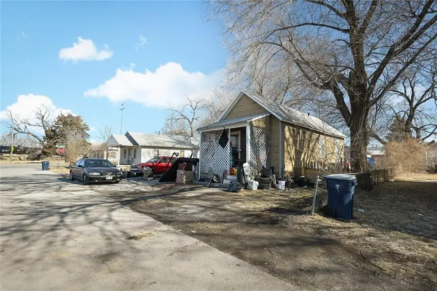 1047 N Agnes Avenue, Kansas City, MO 64120 - #3