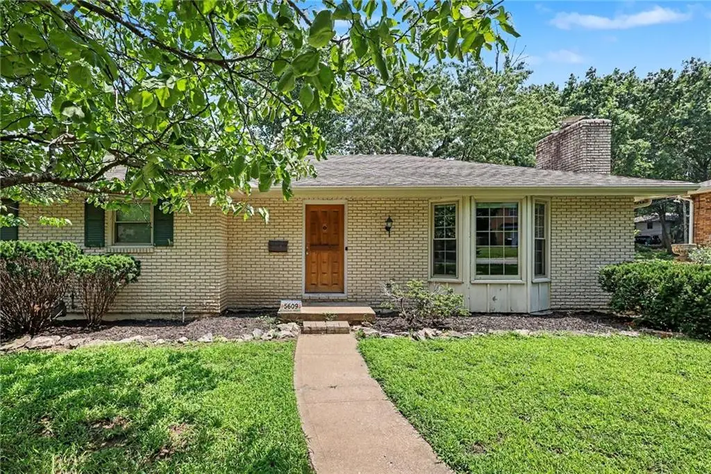 5609 Manning Avenue, Raytown, MO 64133 - #1