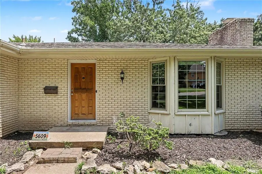 5609 Manning Avenue, Raytown, MO 64133 - #3
