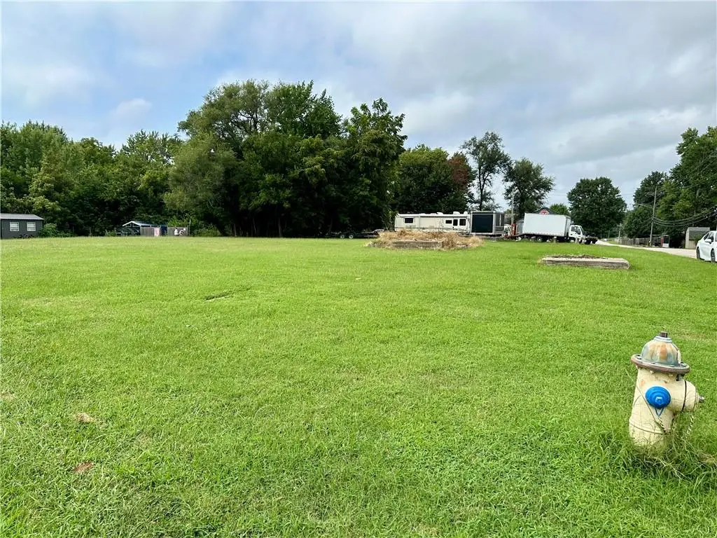 W 8th And Howenstein Street, Cameron, MO 64429 - #1