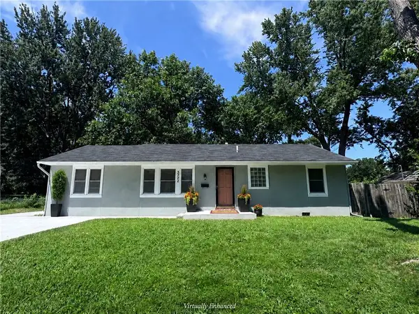 5722 W 70th Street, Overland Park, KS 66204