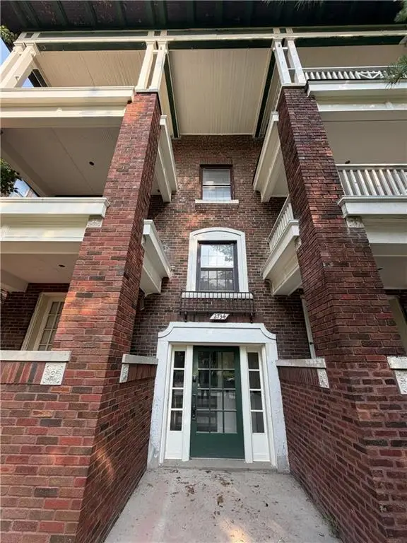 2734 Charlotte Street, Kansas City, MO 64109 - #1
