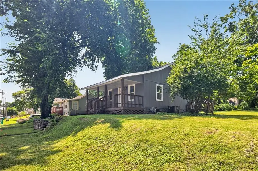 2611 W 45th Avenue, Kansas City, KS 66103 - #2