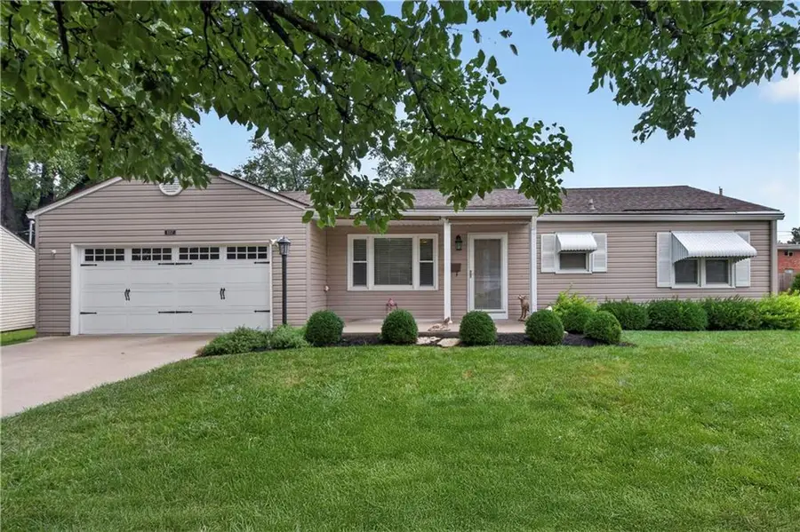 8217 Barkley Lane, Overland Park, KS 66204 - #2