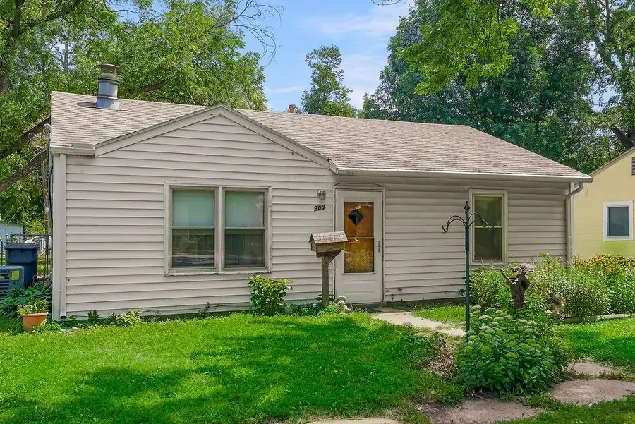 908 S Troost Street, Olathe, KS 66061 - #2