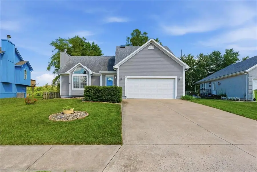 913 Applewood Lane, Belton, MO 64012 - #2