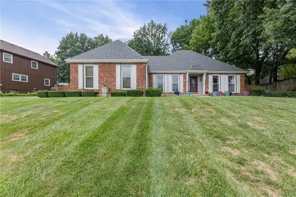 5204 Stearns Street, Shawnee, KS 66203