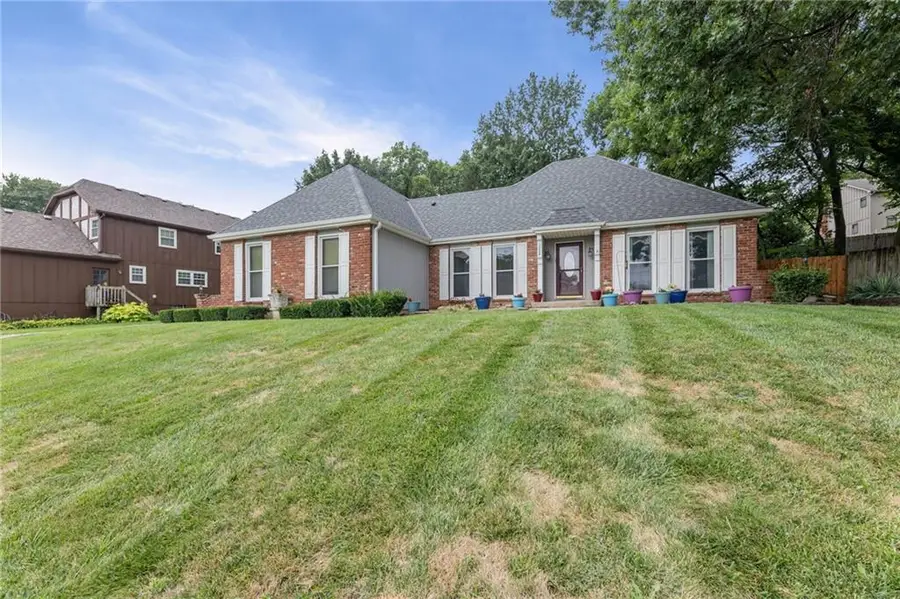 5204 Stearns Street, Shawnee, KS 66203 - #2