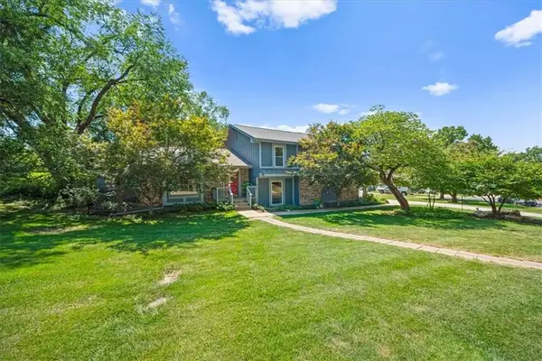 6303 W 108 Terrace, Overland Park, KS 66211