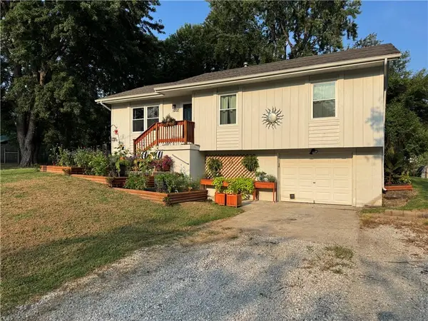 1202 S Hormeyer Street, Clinton, MO 64735
