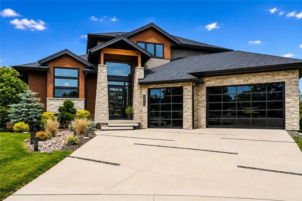 8826 Mccoy Street, Lenexa, KS 66227 - #1