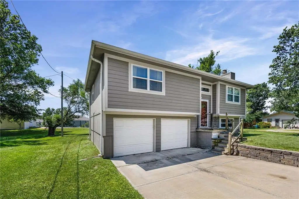 409 W South Street, Spring Hill, KS 66083 - #1