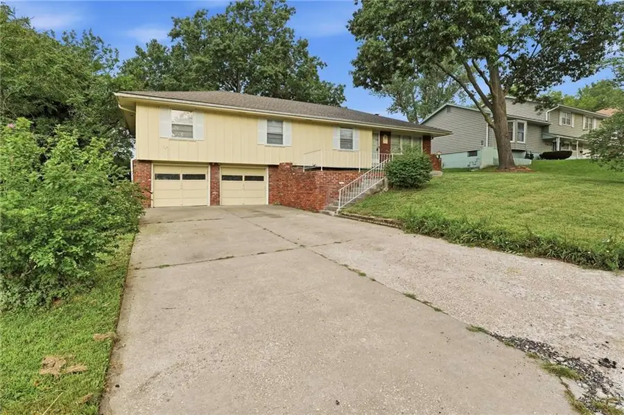 10936 Myrtle Avenue, Kansas City, MO 64137 - #2