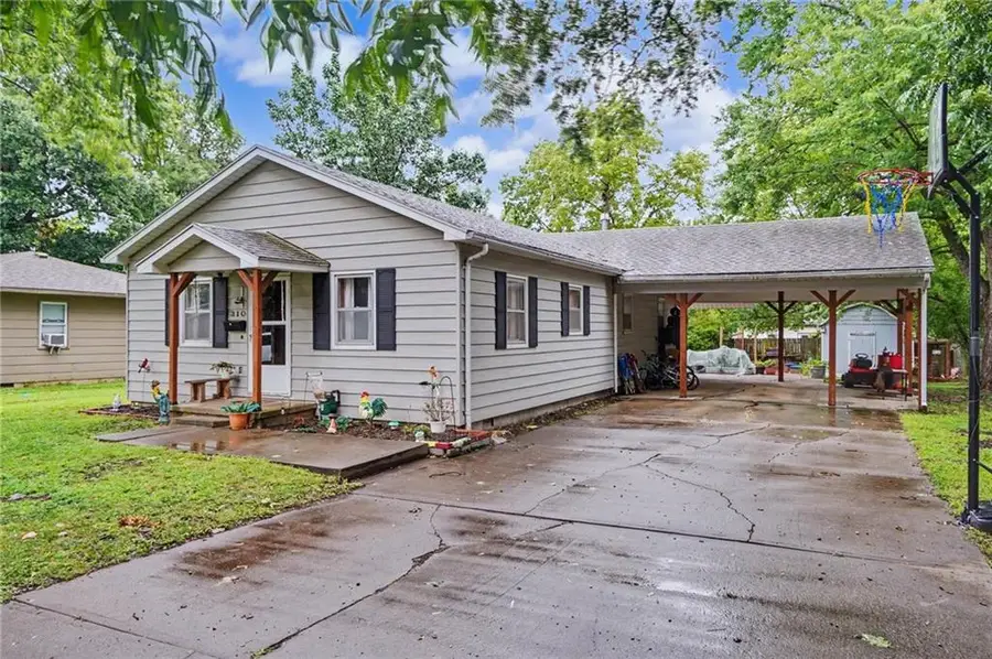 310 Washington Street, Garnett, KS 66032 - #3