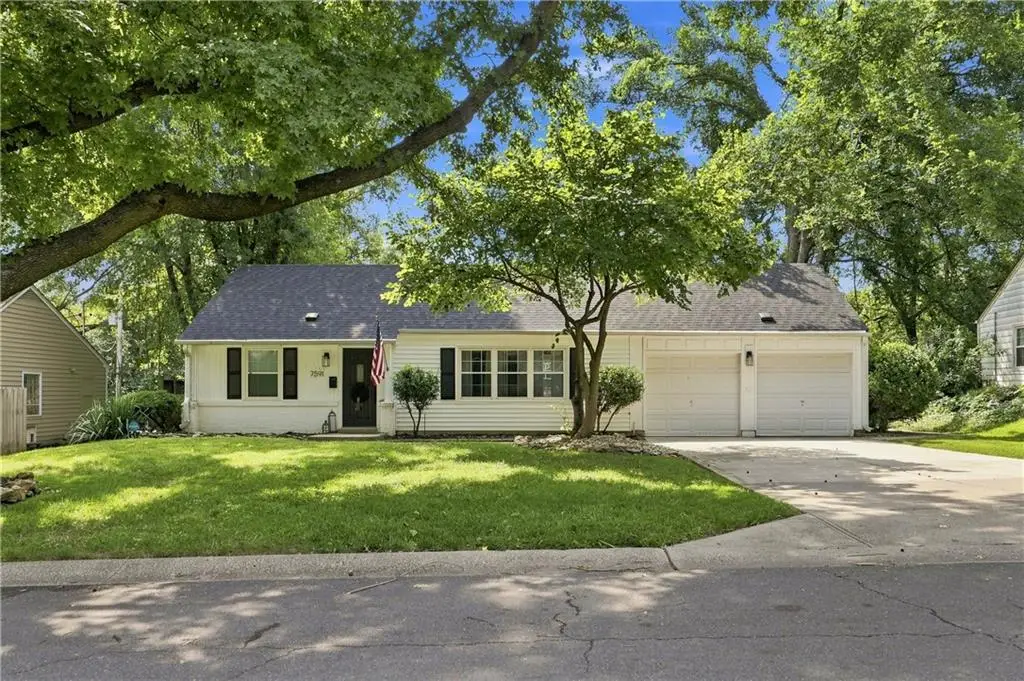 7591 High Drive, Prairie Village, KS 66208 - #1