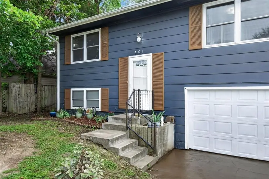 601 SE 23rd Street, Topeka, KS 66605 - #2