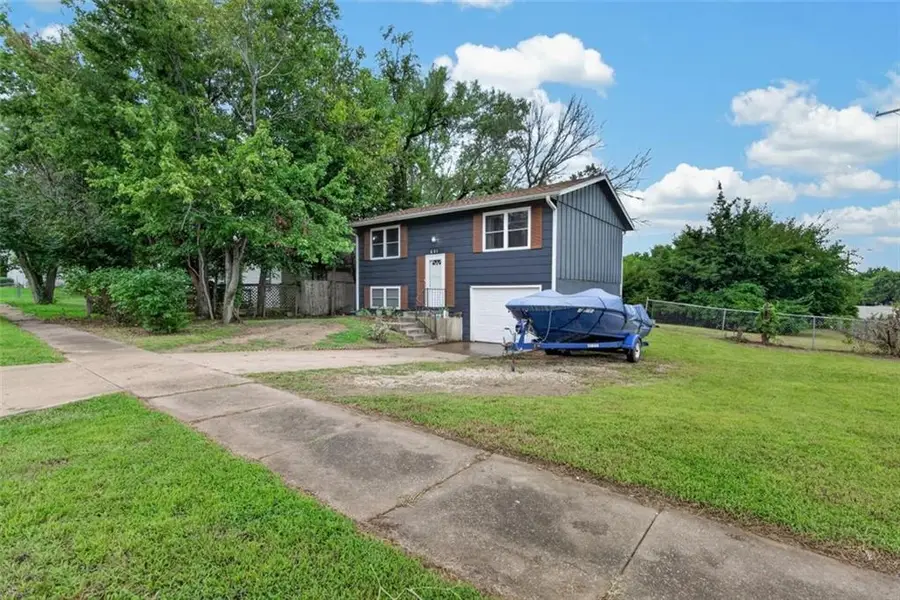601 SE 23rd Street, Topeka, KS 66605 - #3