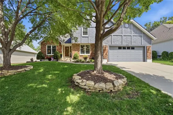 13704 W 75th Terrace, Lenexa, KS 66216