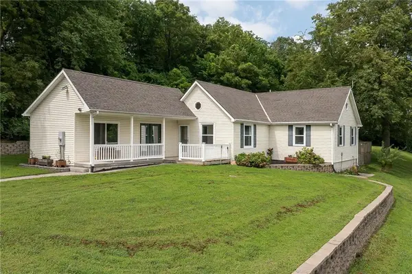 9406 SW State Route Jj N/a, St Joseph, MO 64504