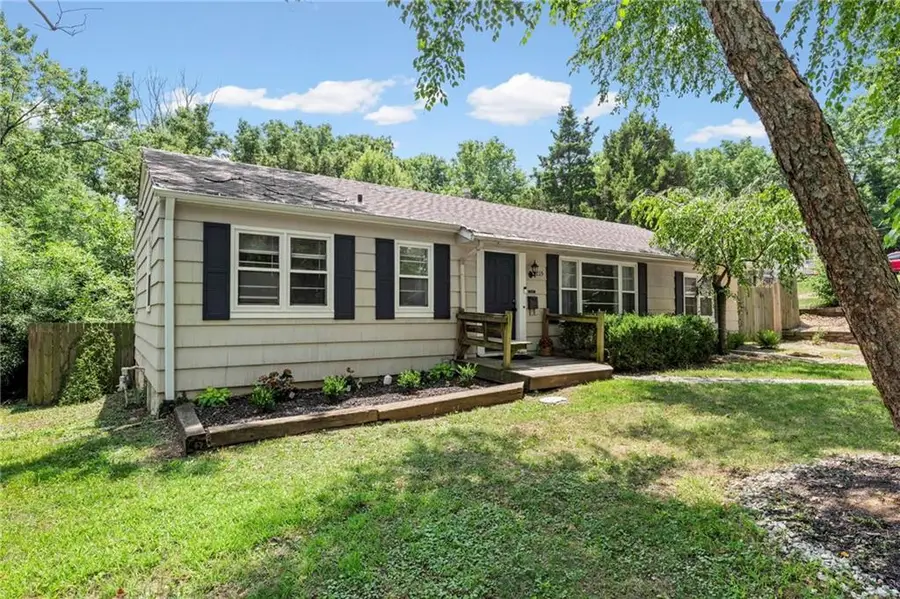 215 E 96th Street, Kansas City, MO 64114 - #3