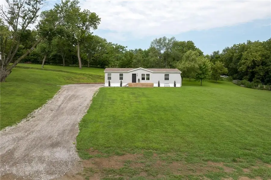 201 N Chestnut Street, Oregon, MO 64473 - #2