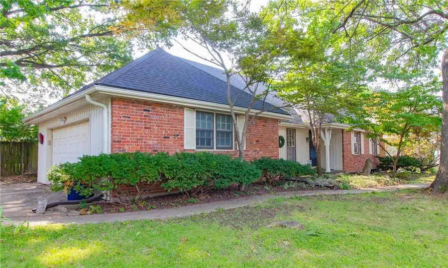 712 NW 10 Street, Blue Springs, MO 64015 - #2