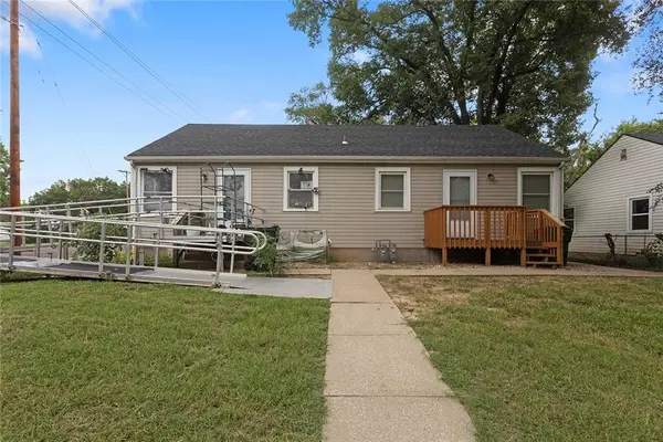 948 Cheyenne Street, Leavenworth, KS 66048