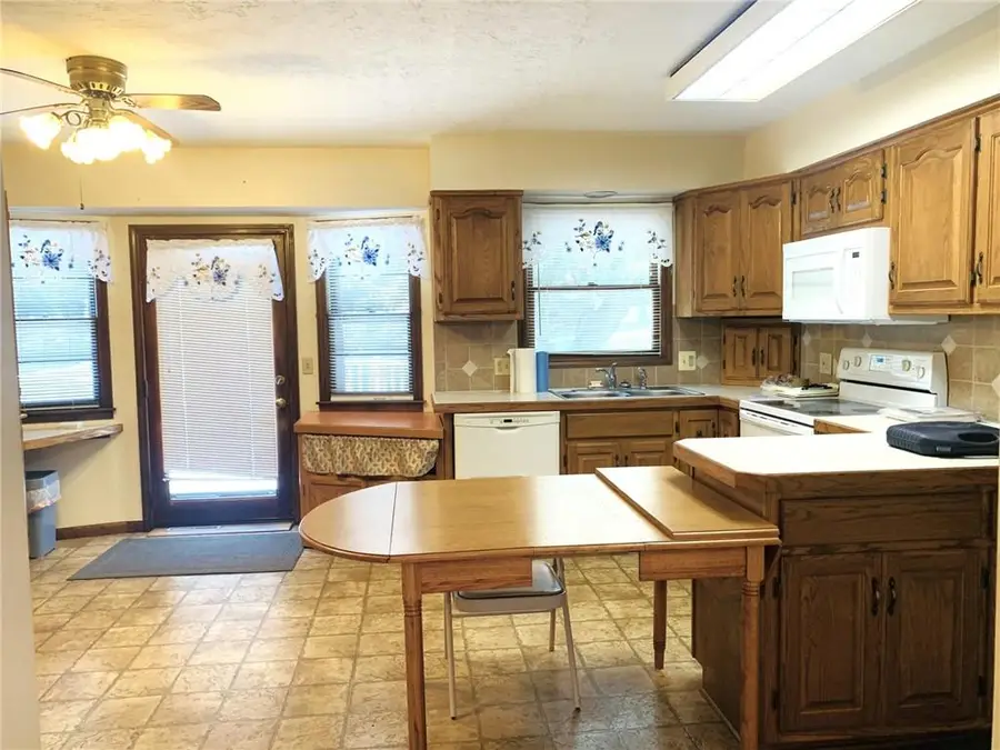 1705 NW Willow Circle, Blue Springs, MO 64014 - #3
