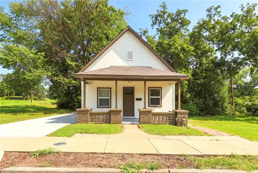 1604 N 9th Street, Kansas City, KS 66101 - #2
