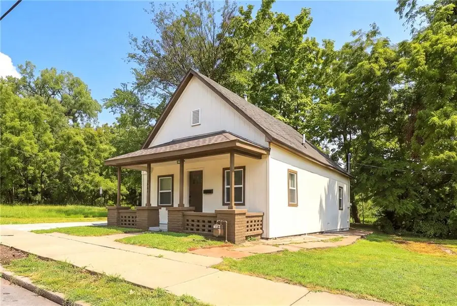 1604 N 9th Street, Kansas City, KS 66101 - #3