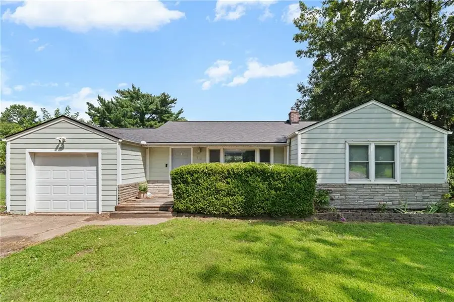 612 NE 81st Terrace, Kansas City, MO 64118 - #2