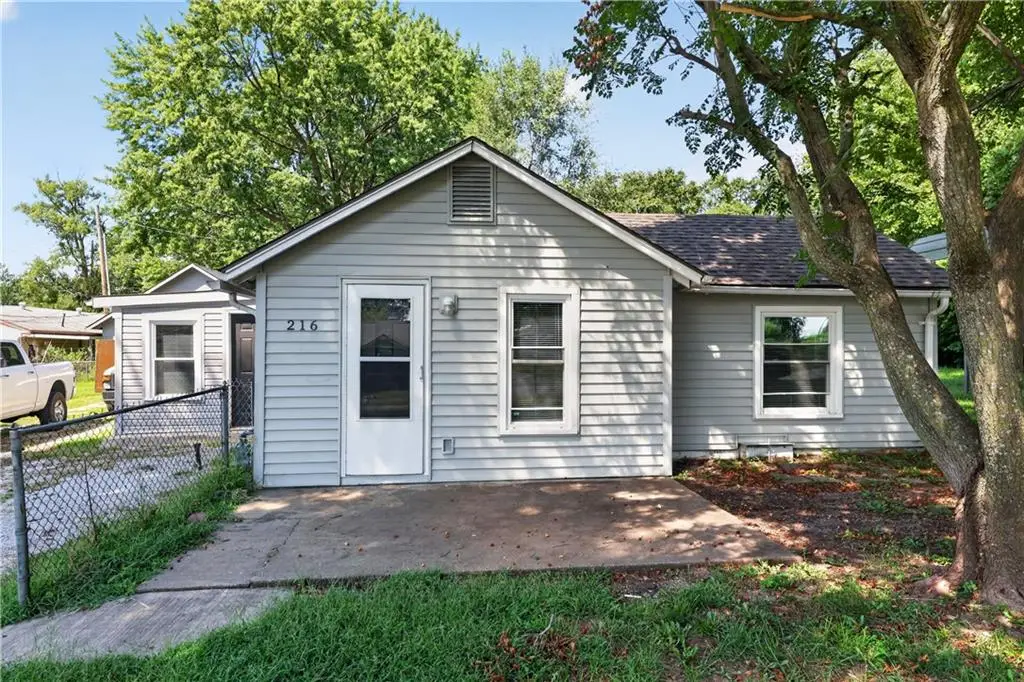 216 S Hunter Street, Independence, MO 64050 - #1