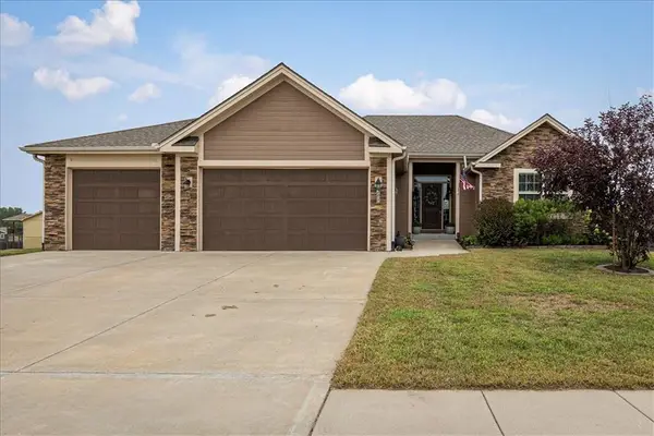 200 Rock Creek Terrace, Smithville, MO 64089