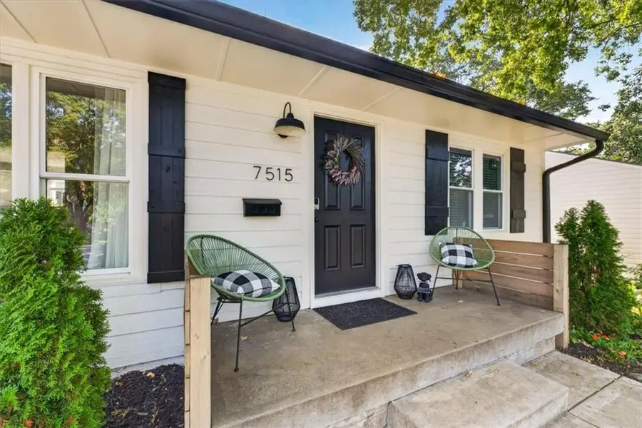 7515 Juniper Drive, Prairie Village, KS 66208 - #2