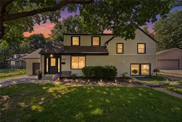 6920 Walmer Street, Overland Park, KS 66204
