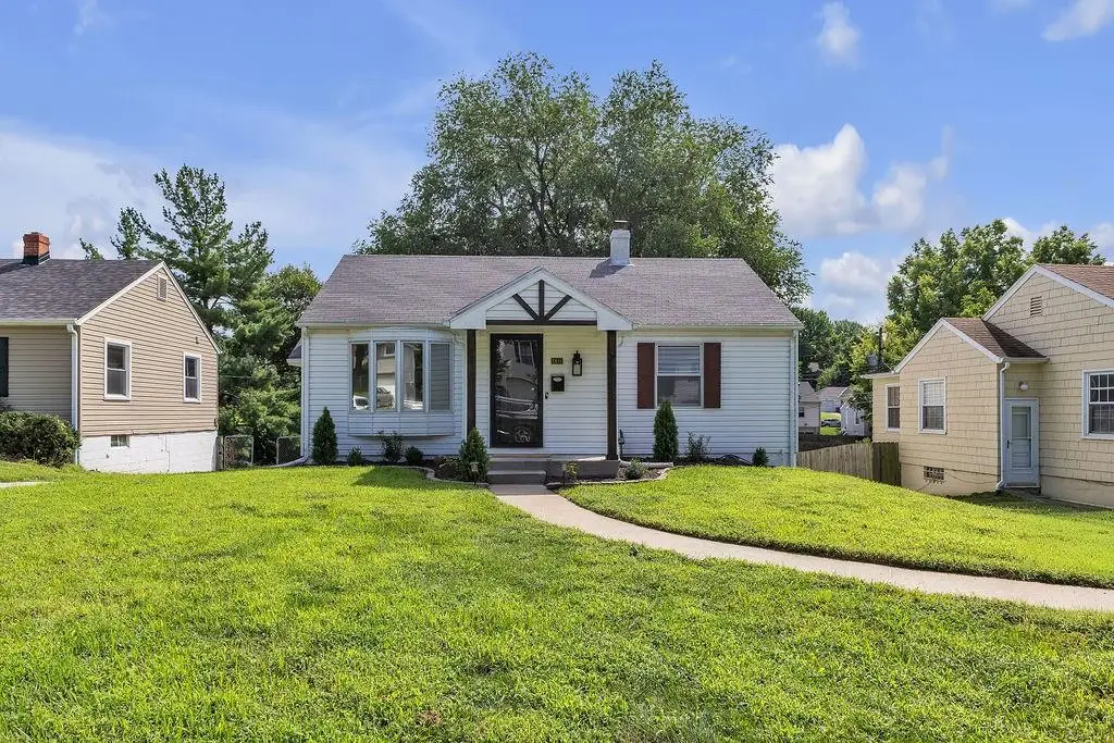 2611 Parallel Avenue, Saint Joseph, MO 64506 - #1