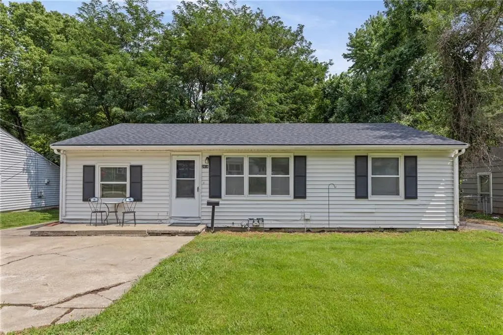 2414 NE Pursell Road, Gladstone, MO 64118 - #1