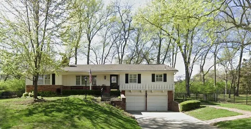 211 W 104th Terrace, Kansas City, MO 64114 - #1