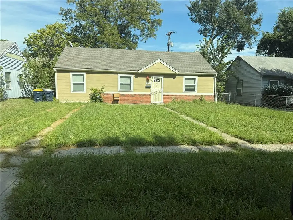 8037 Wabash Avenue, Kansas City, MO 64132 - #1