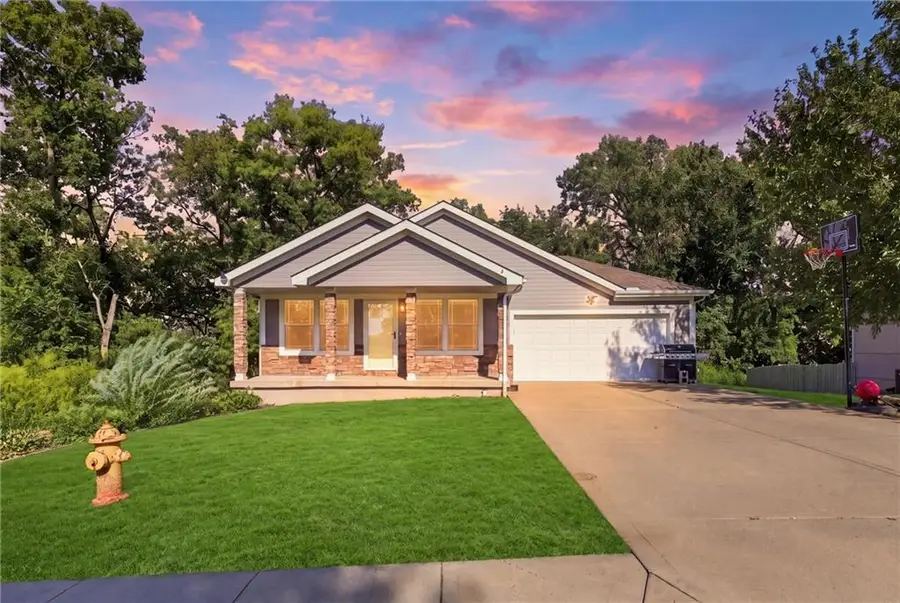 217 N Bluegrass Drive, Bonner Springs, KS 66012 - #2