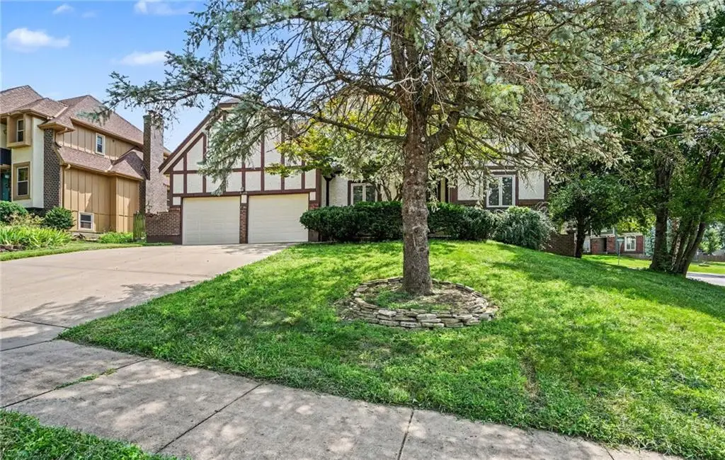 16213 W 136th Terrace, Olathe, KS 66062 - #1
