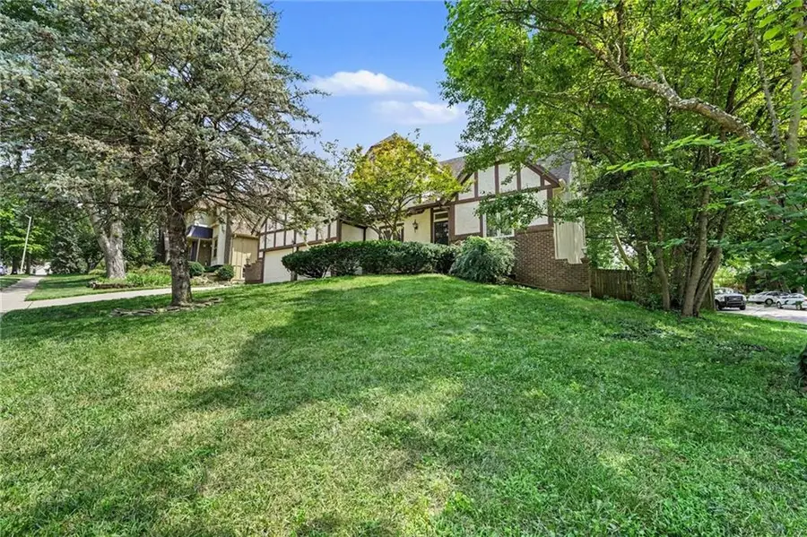 16213 W 136th Terrace, Olathe, KS 66062 - #3