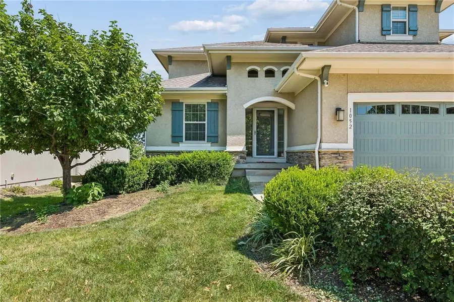 1052 N Stonecrest Road, Olathe, KS 66061 - #2