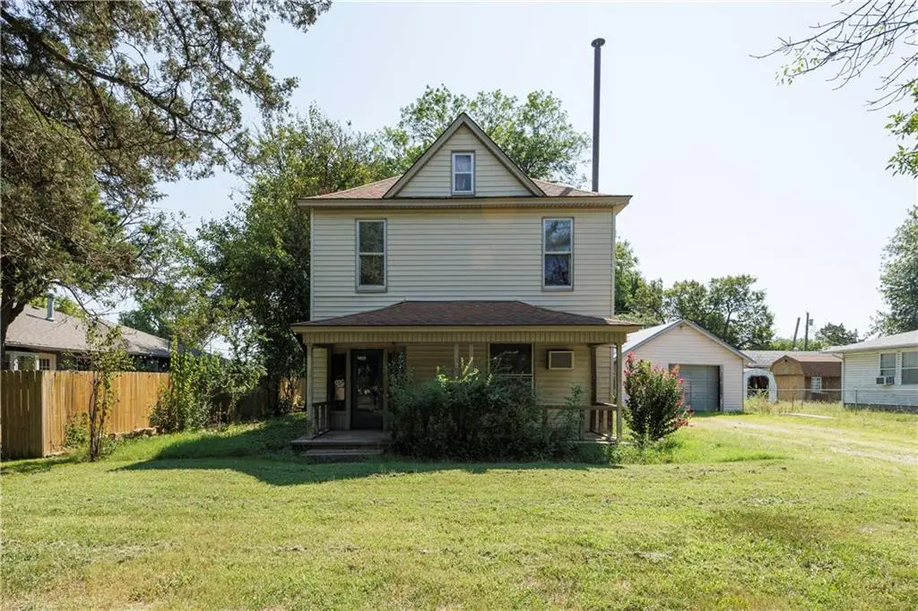 424 N 14th Street, Fredonia, KS 66736 - #1