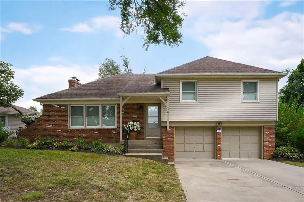 303 SW Pinnell Drive, Lees Summit, MO 64081 - #1