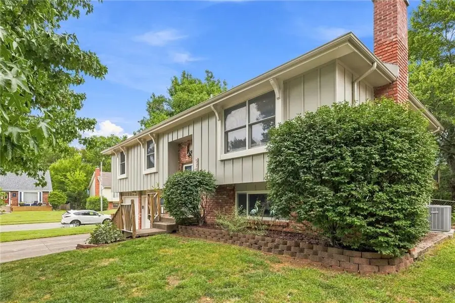 573 E 126th Terrace, Olathe, KS 66061 - #3