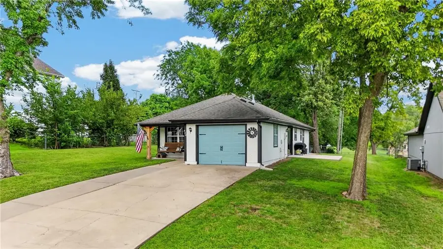424 N Armstrong Street, Pleasant Hill, MO 64080 - #2