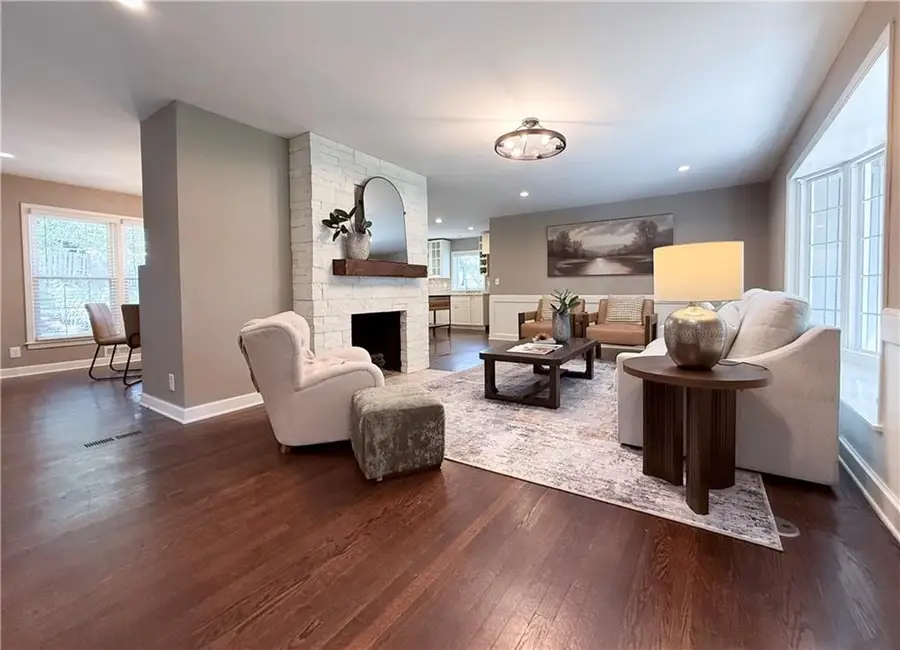 9704 Manor Road, Leawood, KS 66206 - #3