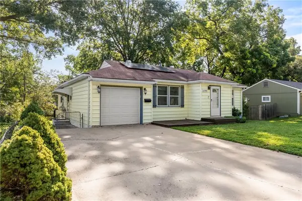 12703 Grandview Road, Grandview, MO 64030